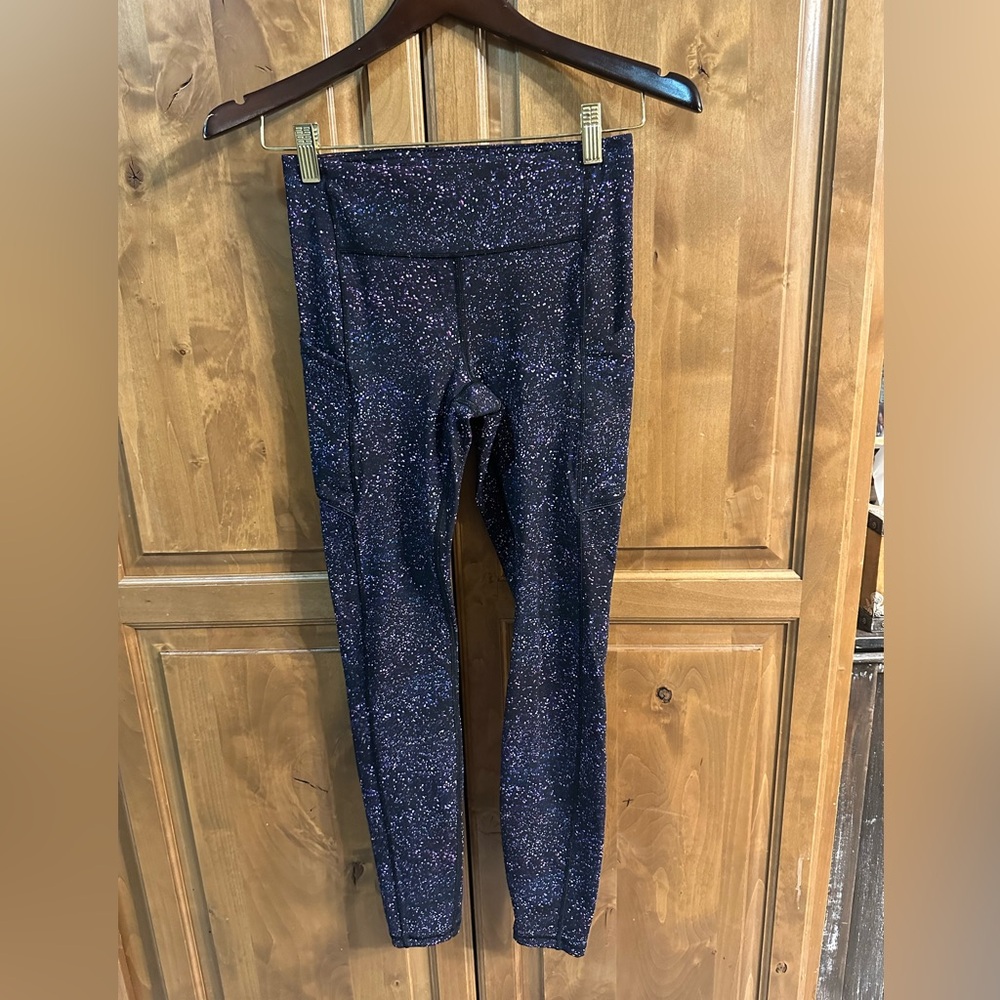 Size 4 lululemon speed up tights. Excellent used condion.